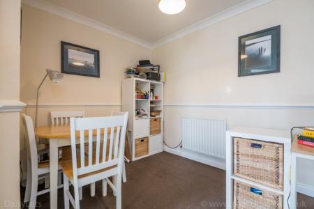 2 bedroom Flat to let in Enversham Court, Pearfield Road, Forest Hill, London, SE23