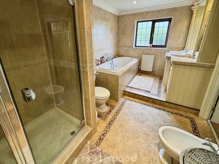 7 bedroom Detached house for sale in Doncaster Road, Hatfield, Doncaster, DN7
