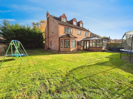 7 bedroom Detached house for sale in Doncaster Road, Hatfield, Doncaster, DN7