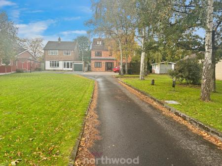 7 bedroom Detached house for sale in Doncaster Road, Hatfield, Doncaster, DN7