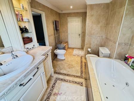 7 bedroom Detached house for sale in Doncaster Road, Hatfield, Doncaster, DN7