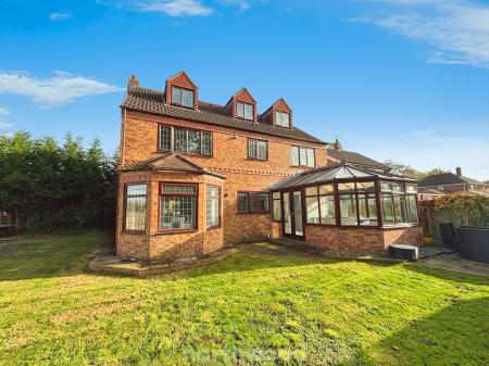 7 bedroom Detached house for sale in Doncaster Road, Hatfield, Doncaster, DN7