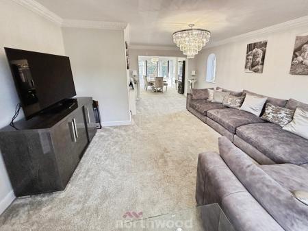7 bedroom Detached house for sale in Doncaster Road, Hatfield, Doncaster, DN7