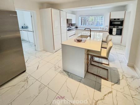 7 bedroom Detached house for sale in Doncaster Road, Hatfield, Doncaster, DN7