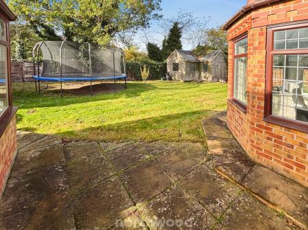 7 bedroom Detached house for sale in Doncaster Road, Hatfield, Doncaster, DN7