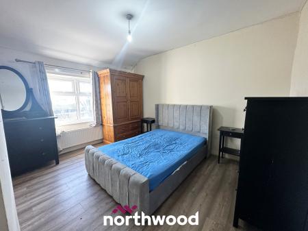 3 bedroom Semi-detached house for sale in East Lane, Doncaster, Doncaster, DN7