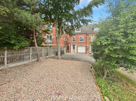Fountains Close, Kirk Sandall, Doncaster, DN3