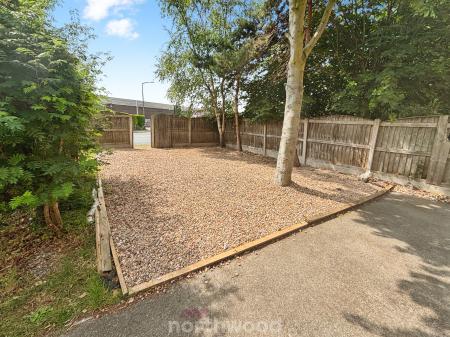 3 bedroom Semi-detached house for sale in Fountains Close, Kirk Sandall, Doncaster, DN3