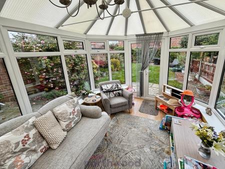 3 bedroom Detached house for sale in Grange Avenue, Hatfield, Doncaster, DN7