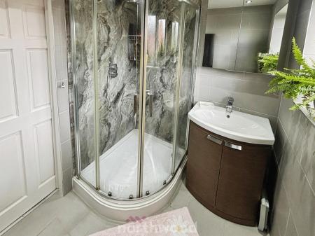 3 bedroom Detached house for sale in Grange Avenue, Hatfield, Doncaster, DN7