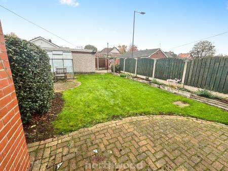 2 bedroom Semi-detached house for sale in High Street, Dunsville, Doncaster, DN7