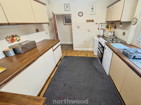 2 bedroom Semi-detached house for sale in High Street, Dunsville, Doncaster, DN7