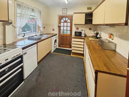 2 bedroom Semi-detached house for sale in High Street, Dunsville, Doncaster, DN7