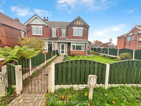 2 bedroom Semi-detached house for sale in High Street, Dunsville, Doncaster, DN7