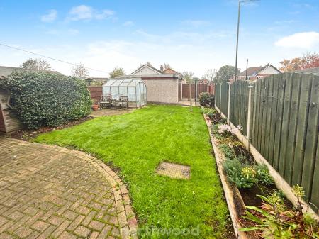 2 bedroom Semi-detached house for sale in High Street, Dunsville, Doncaster, DN7