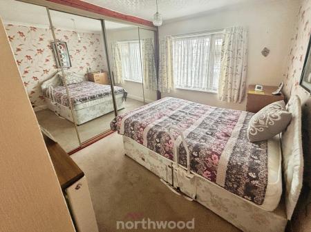 2 bedroom Semi-detached house for sale in High Street, Dunsville, Doncaster, DN7