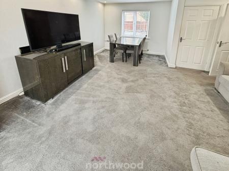 3 bedroom Semi-detached house for sale in Highfield Close, Doncaster, Doncaster, DN7