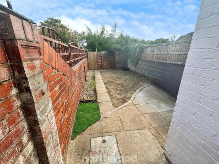 3 bedroom Terraced House for sale in Kenneth Avenue, Stainforth, Doncaster, DN7