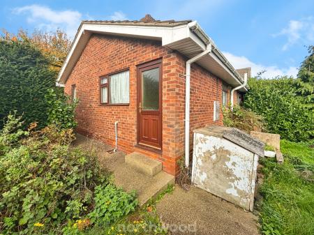 2 bedroom Bungalow for sale in Lings Lane, Hatfield, Doncaster, DN7