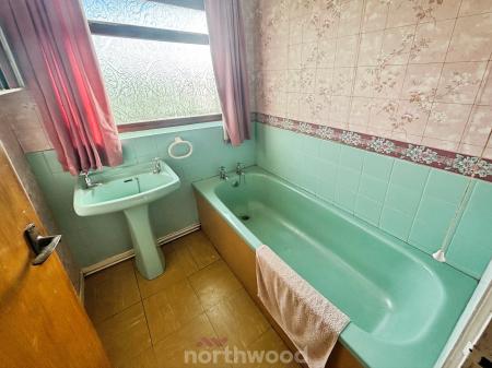 2 bedroom Bungalow for sale in Lings Lane, Hatfield, Doncaster, DN7