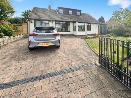 3 bedroom Bungalow for sale in Lings Lane, Hatfield, Doncaster, DN7