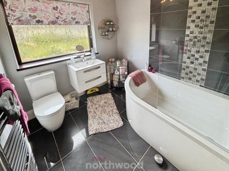 3 bedroom Bungalow for sale in Lings Lane, Hatfield, Doncaster, DN7