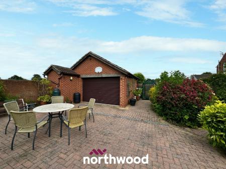 3 bedroom Detached house for sale in Main Street, Fishlake, Doncaster, DN7