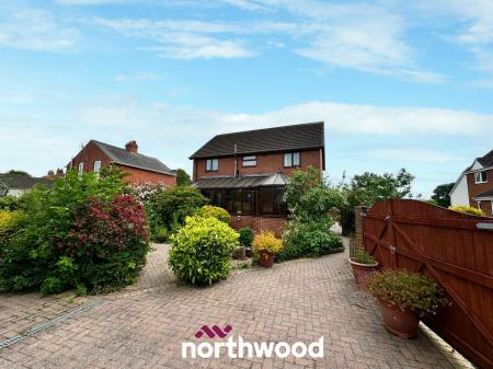 3 bedroom Detached house for sale in Main Street, Fishlake, Doncaster, DN7