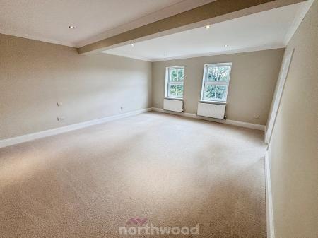 6 bedroom Detached house for sale in Main Street, Hatfield Woodhouse, Doncaster, DN7