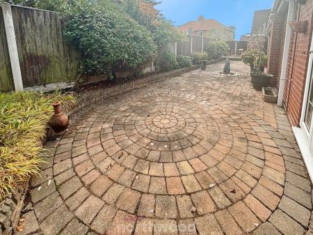 2 bedroom Bungalow for sale in Millard Avenue, Hatfield, Doncaster, DN7