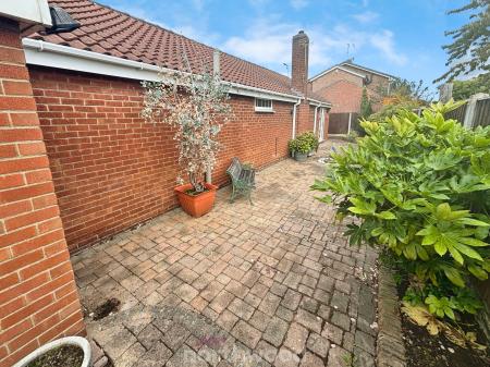 2 bedroom Bungalow for sale in Millard Avenue, Hatfield, Doncaster, DN7