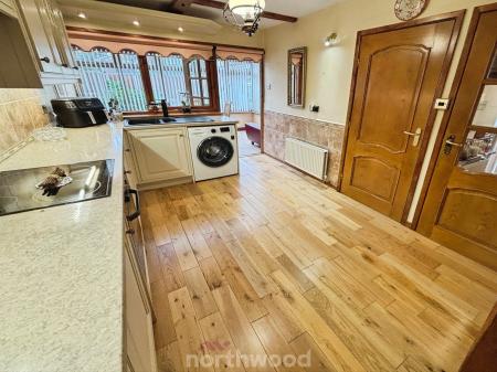 3 bedroom Semi-detached house for sale in Millard Avenue, Hatfield, Doncaster, DN7