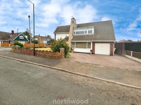 3 bedroom Detached house for sale in Millard Avenue, Hatfield, Doncaster, DN7