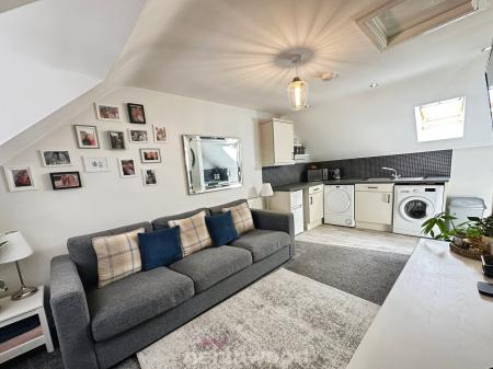 2 bedroom Maisonette for sale in Paddock Way, Hatfield, Doncaster, DN7