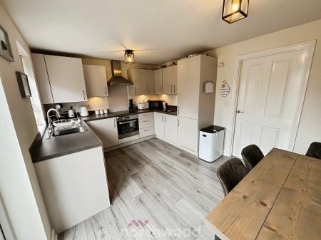 3 bedroom Semi-detached house for sale in Saxon Avenue, Doncaster, Doncaster, DN7