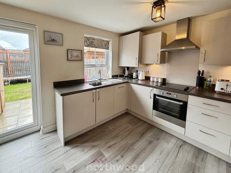 3 bedroom Semi-detached house for sale in Saxon Avenue, Doncaster, Doncaster, DN7