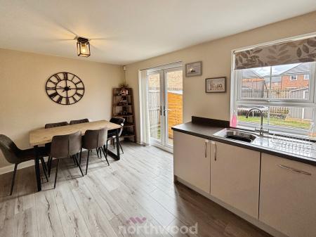 3 bedroom Semi-detached house for sale in Saxon Avenue, Doncaster, Doncaster, DN7