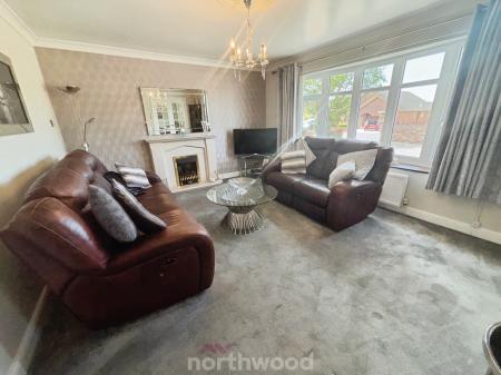 3 bedroom Detached house for sale in Somerton Drive, Hatfield Woodhouse, Doncaster, DN7