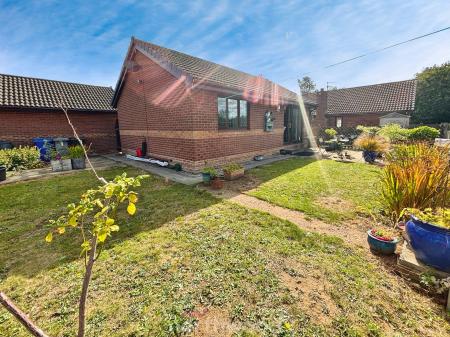 2 bedroom Bungalow for sale in St Marys Drive, Dunsville, Doncaster, DN7