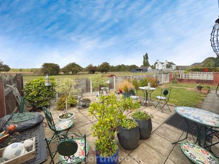 2 bedroom Bungalow for sale in St Marys Drive, Dunsville, Doncaster, DN7