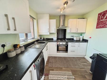 2 bedroom Bungalow for sale in St Marys Drive, Dunsville, Doncaster, DN7