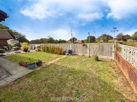 2 bedroom Bungalow for sale in St Marys Drive, Dunsville, Doncaster, DN7