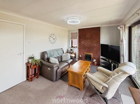 2 bedroom Bungalow for sale in St Marys Drive, Dunsville, Doncaster, DN7