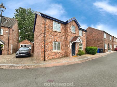 4 bedroom Detached house for sale in Tower Gardens, Hatfield, Doncaster, DN7