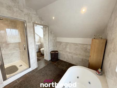 3 bedroom Semi-detached house for sale in Victoria Avenue, Hatfield, Doncaster, DN7