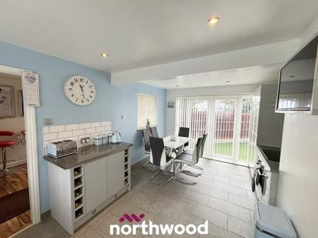 3 bedroom Semi-detached house for sale in Victoria Avenue, Hatfield, Doncaster, DN7