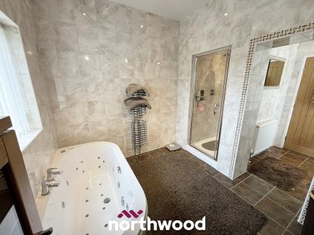 3 bedroom Semi-detached house for sale in Victoria Avenue, Hatfield, Doncaster, DN7