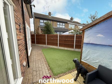 3 bedroom Semi-detached house for sale in Victoria Avenue, Hatfield, Doncaster, DN7