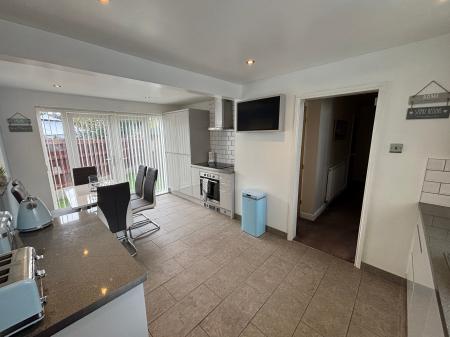 3 bedroom Semi-detached house for sale in Victoria Avenue, Hatfield, Doncaster, DN7