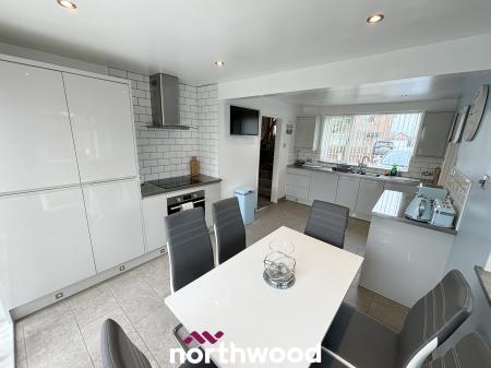 3 bedroom Semi-detached house for sale in Victoria Avenue, Hatfield, Doncaster, DN7